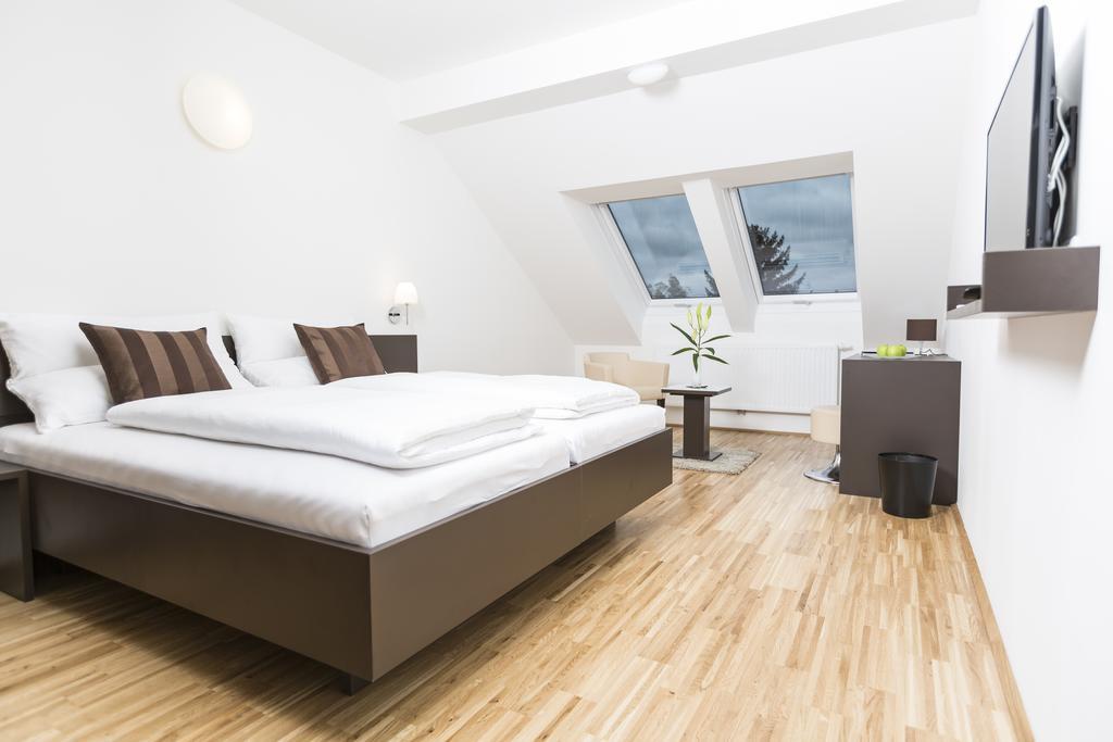 Gästezimmer by Jöchlinger Gerasdorf bei Wien Rum bild